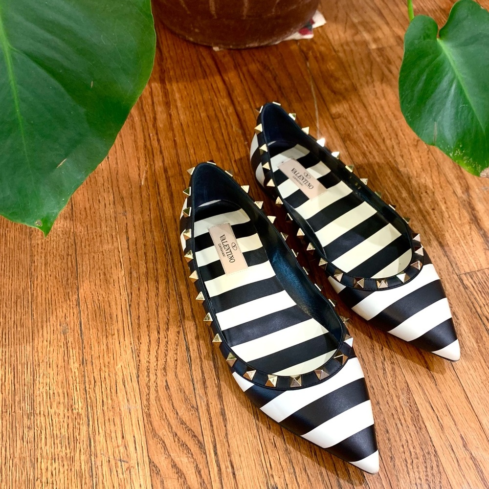 ⚡️⚡️⚡️ VALENTINO V.Stripes Rockstud Point Toe Leather Flats